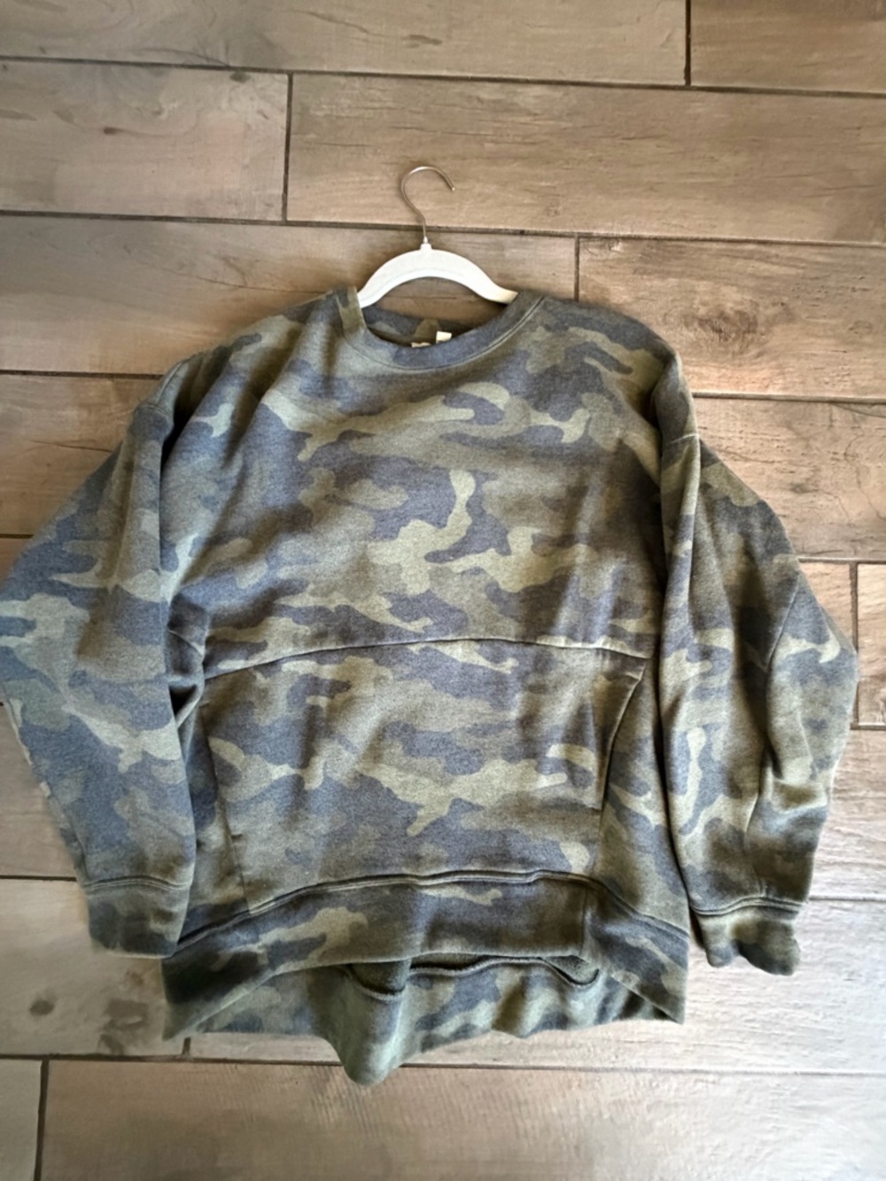 Express Men's Olive & Gray Camo Crewneck Sweatshirt
